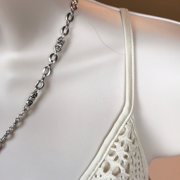 🌸EXPRESS V NECK CREAM LACE CROCHET TOP SIZE LARGE - Picture 10 of 16